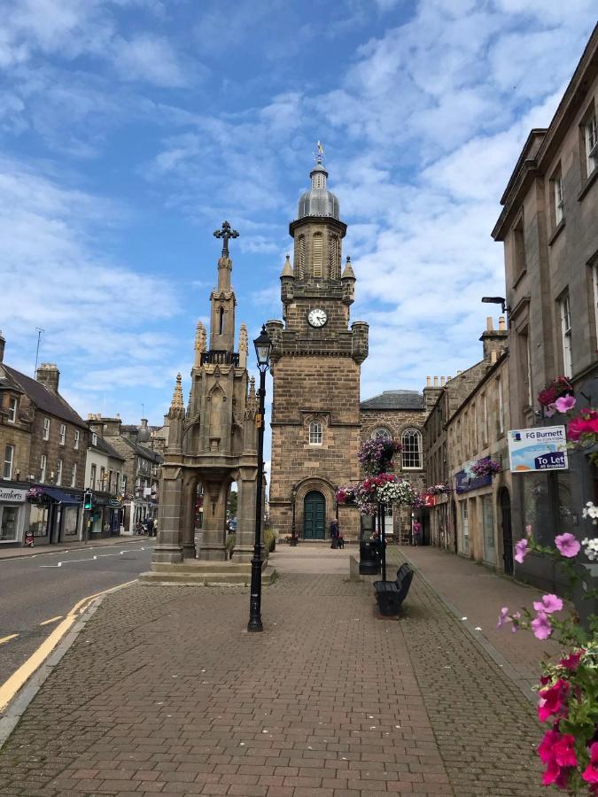 Exclusive double room, en-suite wet room Private entrance Forres Extérieur photo