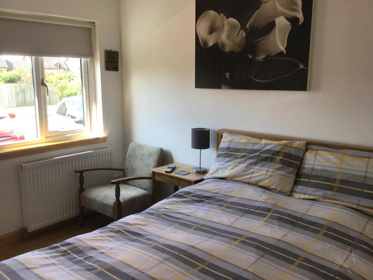 Exclusive double room, en-suite wet room Private entrance Forres Extérieur photo