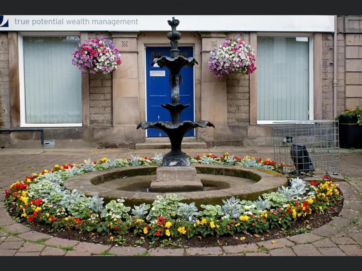 Exclusive double room, en-suite wet room Private entrance Forres Extérieur photo