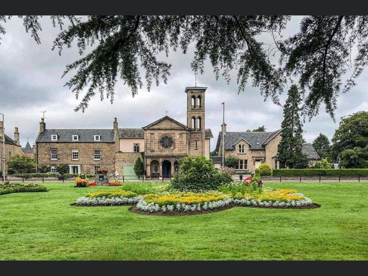 Exclusive double room, en-suite wet room Private entrance Forres Extérieur photo