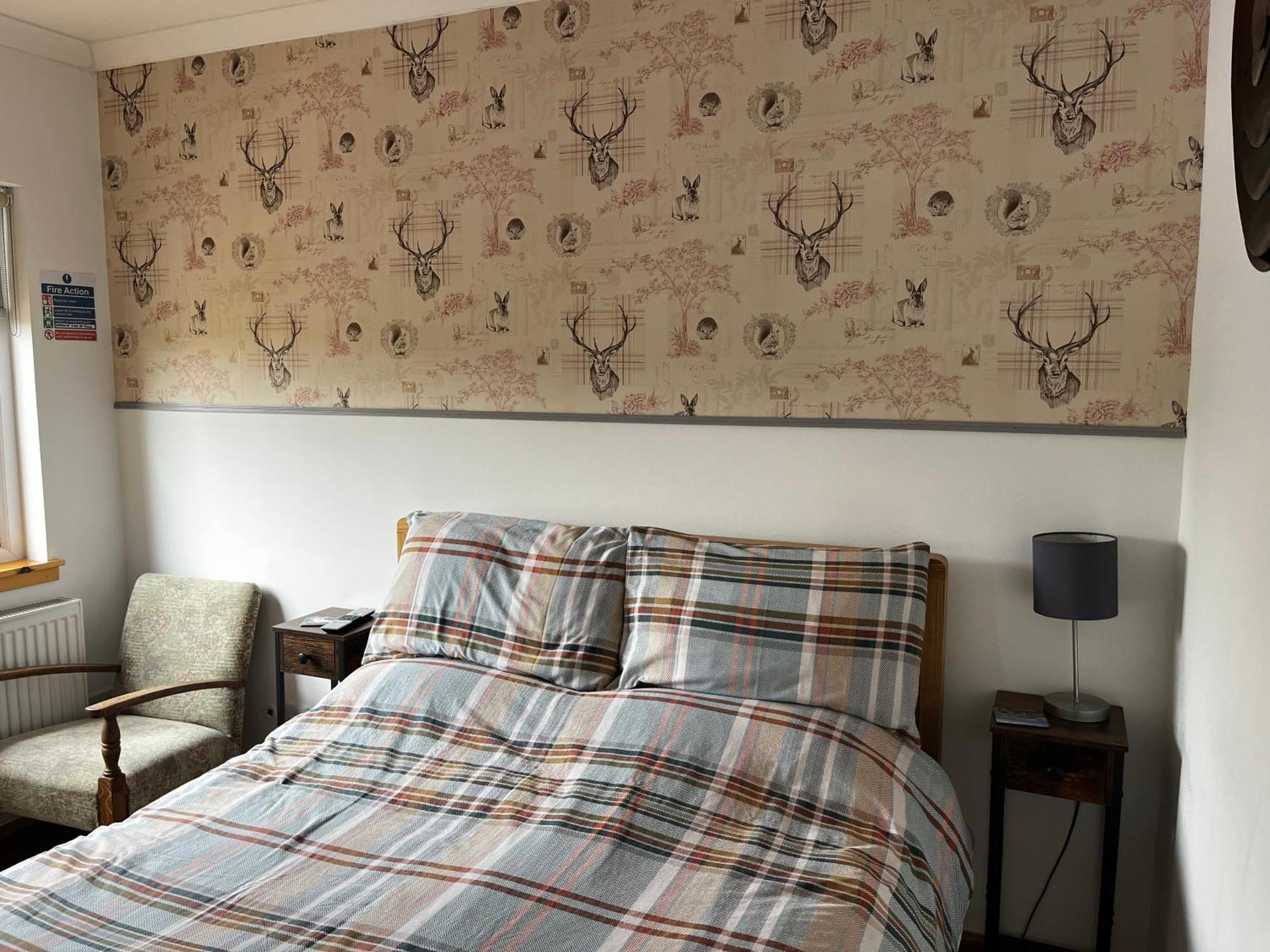 Exclusive double room, en-suite wet room Private entrance Forres Extérieur photo