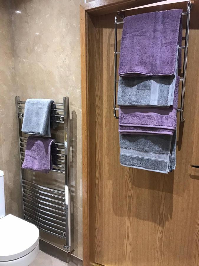 Exclusive double room, en-suite wet room Private entrance Forres Extérieur photo