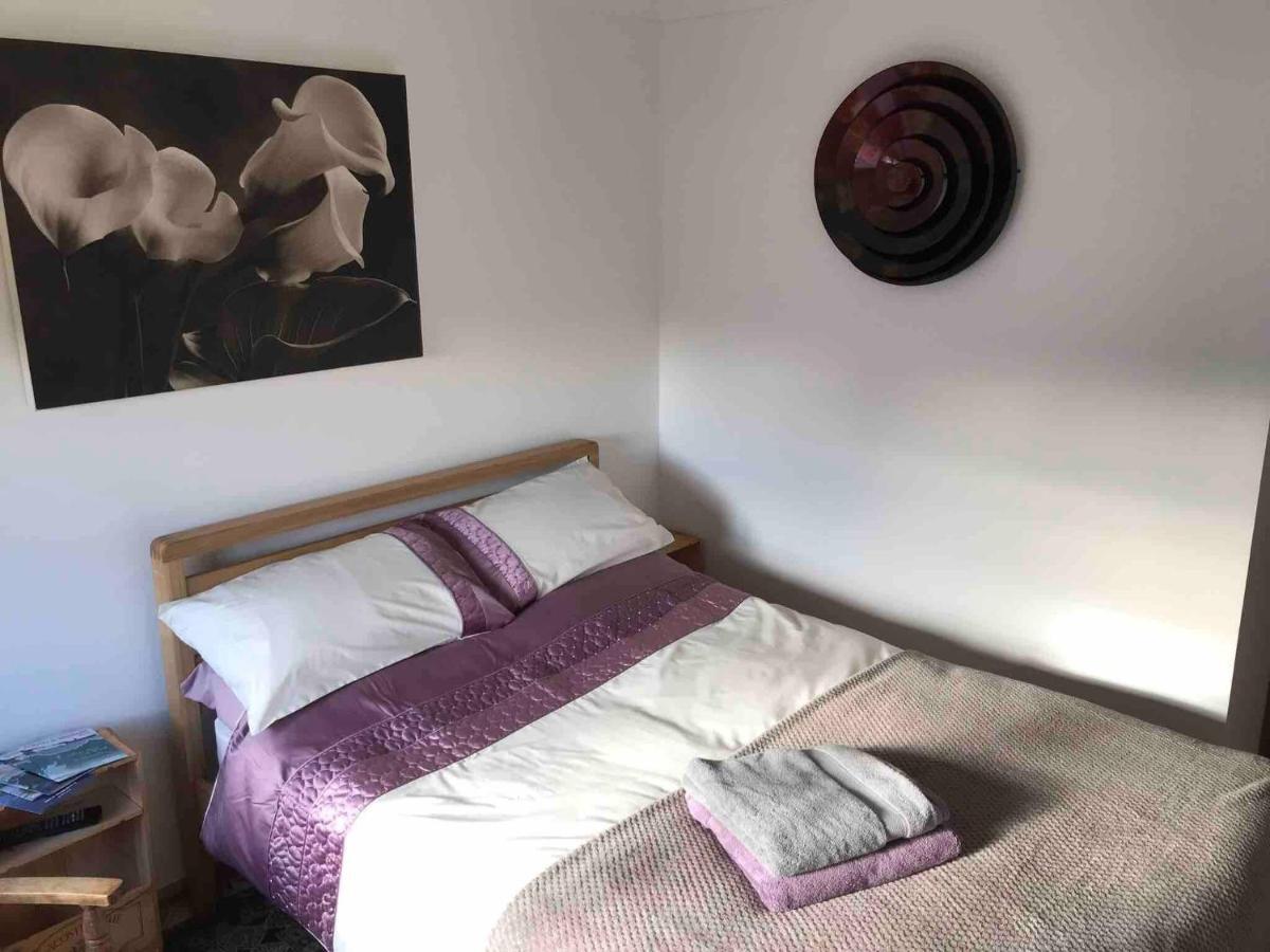 Exclusive double room, en-suite wet room Private entrance Forres Extérieur photo